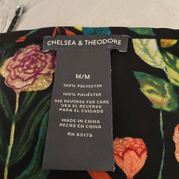 Chelsea & Theodore Womens Long-Sleeve Black Floral V-Neck Blouse, Size Medium - Picture 6 of 6